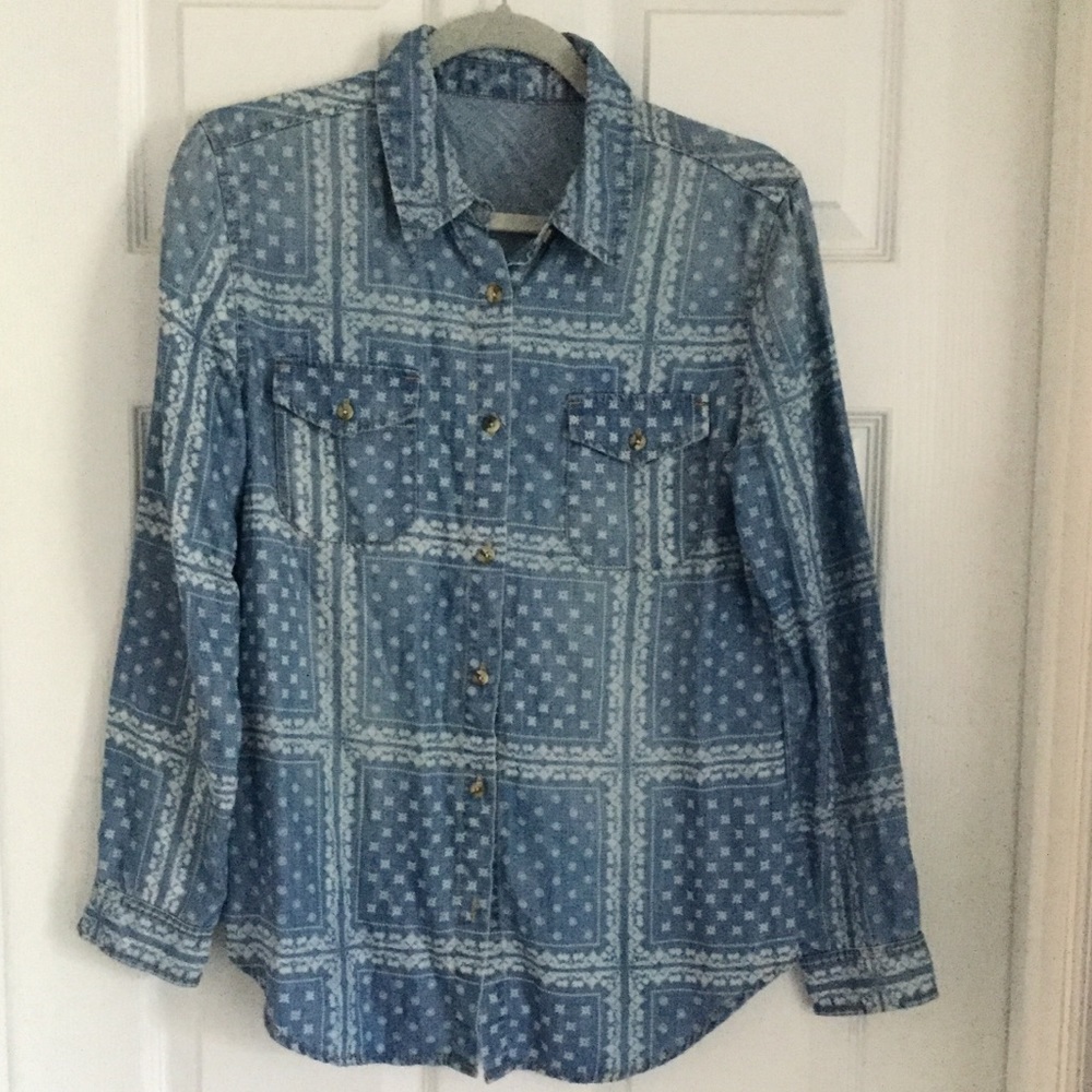 ✨3 for $30 ✨ Anthro Denim Buttondown